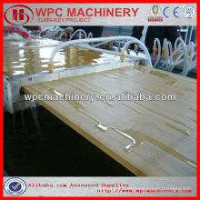 60% Madera (cáscara de arroz / paja / madera) + 30% de plástico reciclado (PP / PE / PVC) Línea de producción WPC perfil / máquina de madera de plástico
